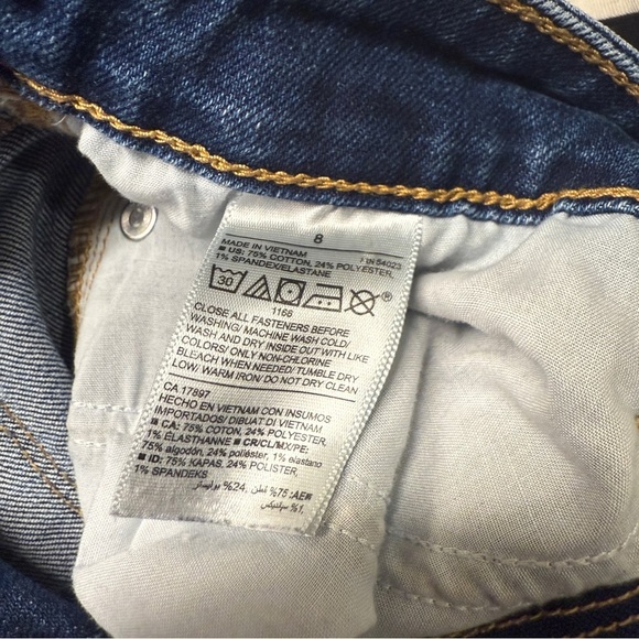 Old Navy High Rise Distressed Denim Cutoff Shorts Women’s 8 - Picture 6 of 6